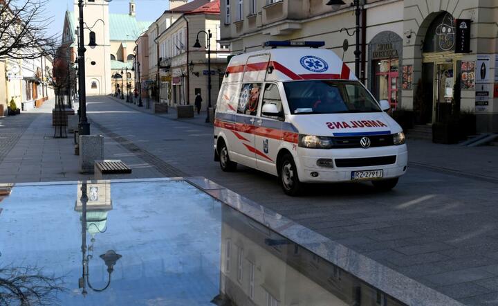 Ambulans / autor: PAP/Darek Delmanowicz