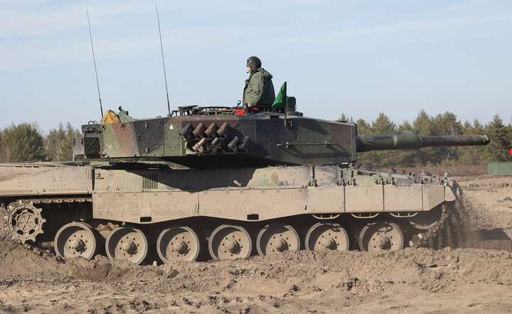 Czołg niemieckiej produkcji Leopard 2A na polskim poligonie / autor: Fratria / Andrzej Wiktor