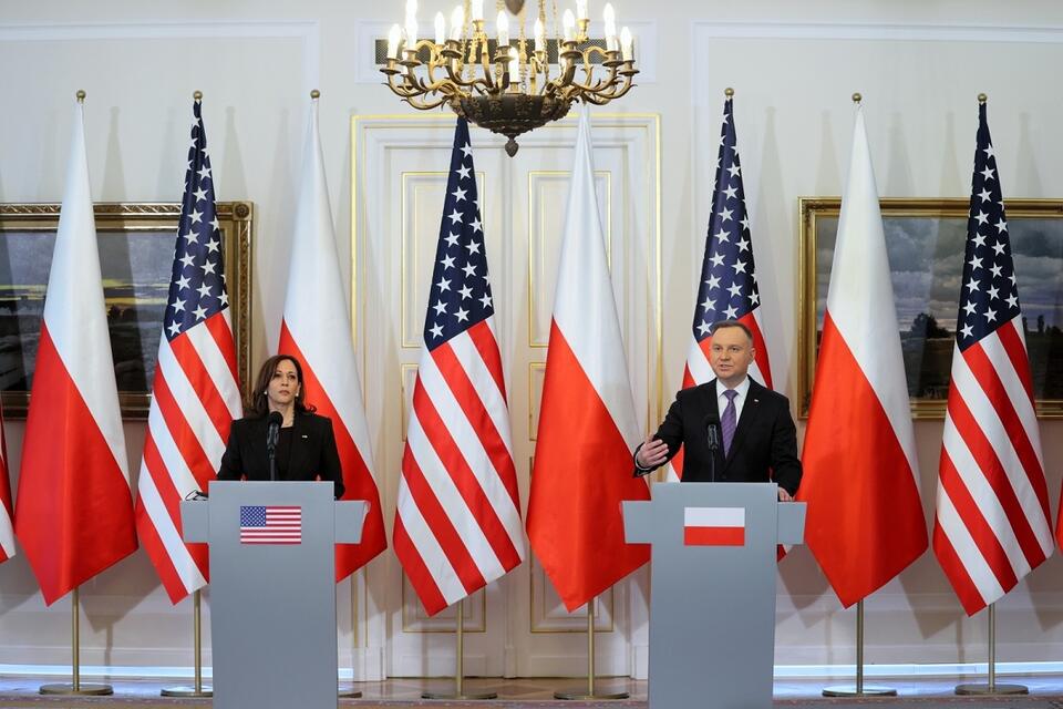Prezydent RP Andrzej Duda i wiceprezydent USA Kamala Harris / autor: PAP/Leszek Szymański