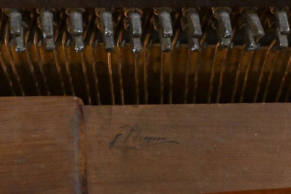 Autograf Fryderyka Chopina we wnętrzu pianina w Muzeum Fryderyka Chopina w Warszawie / autor: PAP/Radek Pietruszka