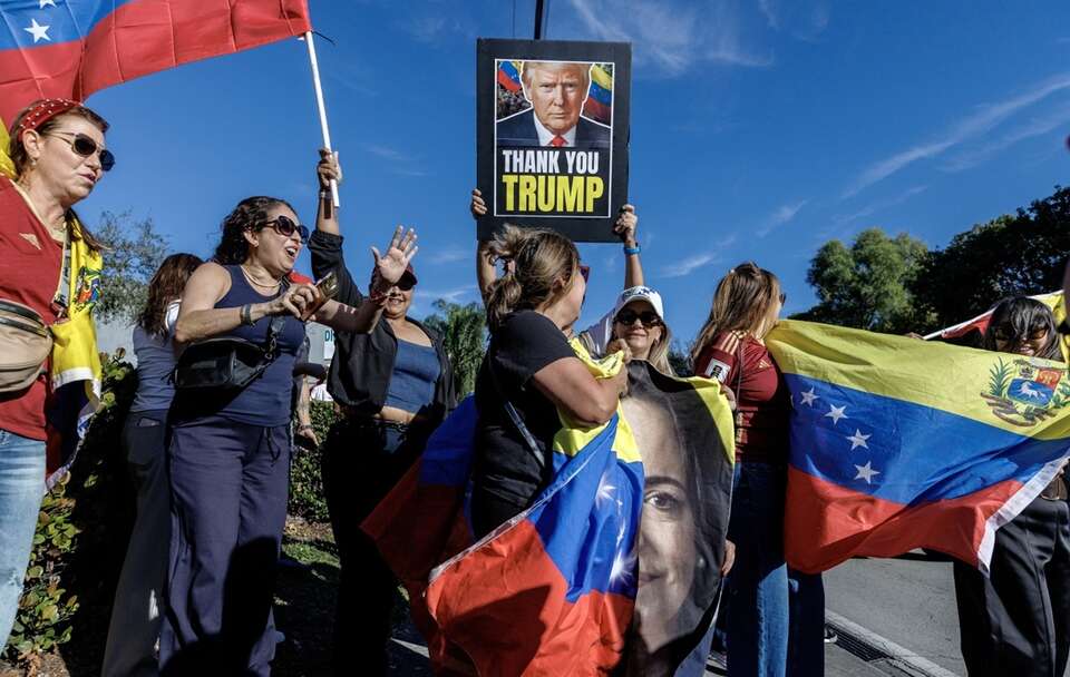 Zdjęcie ilustracyjne/zwolennicy interwencji USA w Wenezueli / autor: PAP/EPA/CRISTOBAL HERRERA-ULASHKEVICH