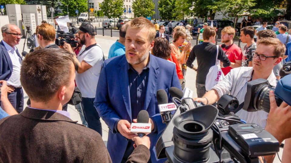Adrian Zandberg w rozmowie z reporterem wPolsce.pl / autor: Flickr: Razem