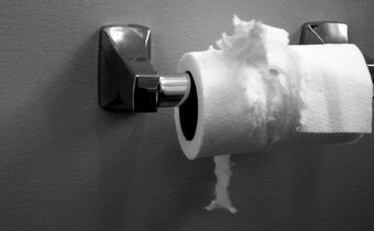 Rząd winą za brak papieru toaletowego obarcza opozycję
