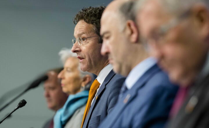 Jeroen Dijsselboem, minister finansów Holandii, Christine Lagarde, szefowa MFW i ministrowie finansów UE na spotkaniu w Amsterdamie, fot. PAP/EPA/BART MAAT