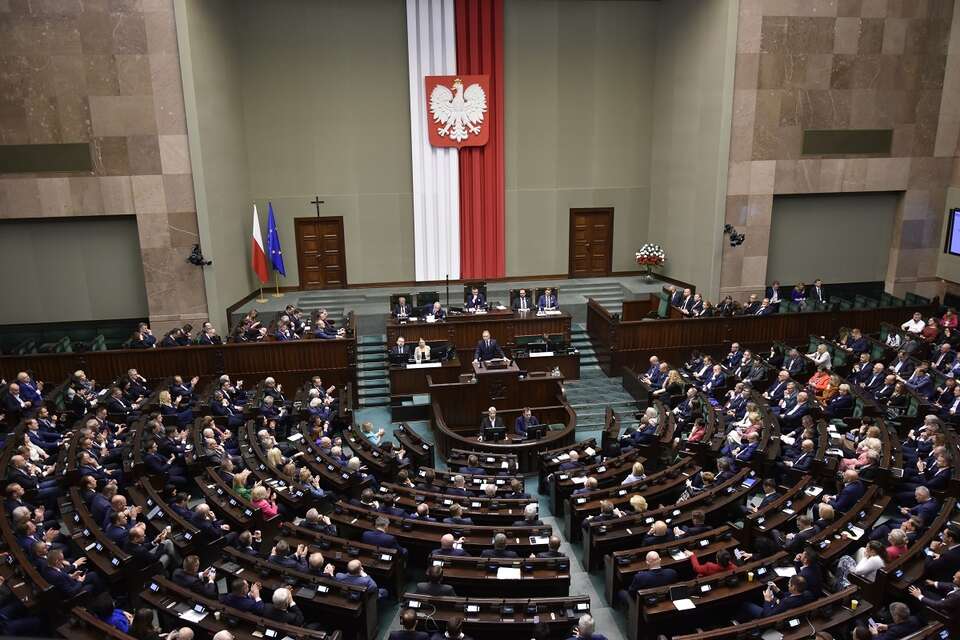 KO z przewagą nad PiS, ale bez szans na utrzymanie władzy