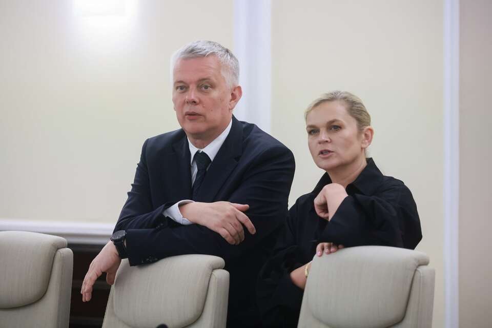 Tomasz Siemoniak i Barbara Nowacka przed posiedzeniem Rady Ministrów / autor: PAP/Leszek Szymański