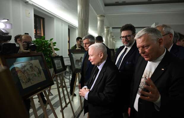 Wystawa prac posła PiS Marka Suskiego / autor: PAP/Radek Pietruszka