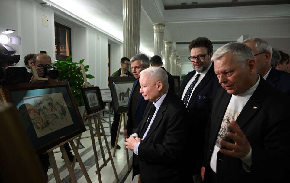 Wystawa prac posła PiS Marka Suskiego / autor: PAP/Radek Pietruszka
