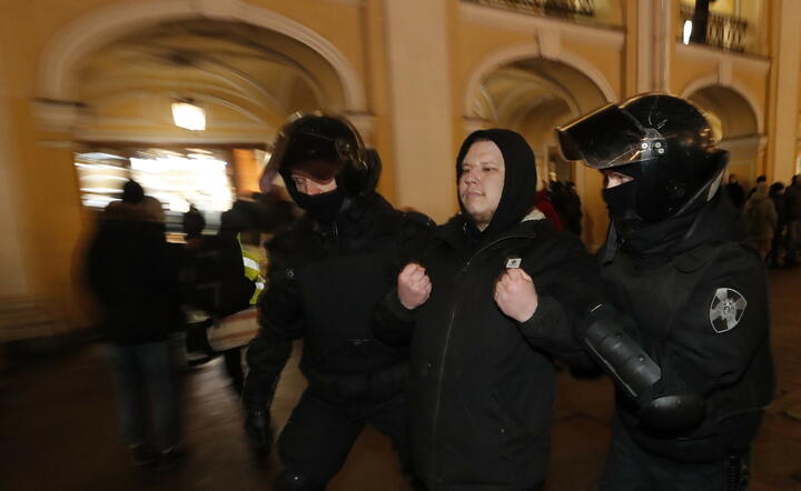 Protesty w Sankt Petersburgu / autor: PAP/EPA/ANATOLY MALTSEV