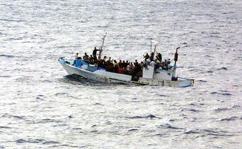 Wlk. Brytania bezradna. Migranci masowo pływają po kanale La Manche