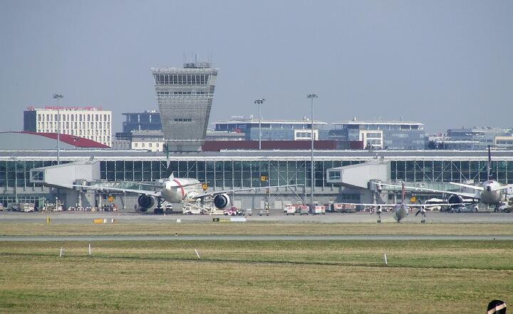 Łukaszewicz: Nie ma ani nie było okupacji wieży kontroli lotów na lotnisku / autor: Wikimedia
