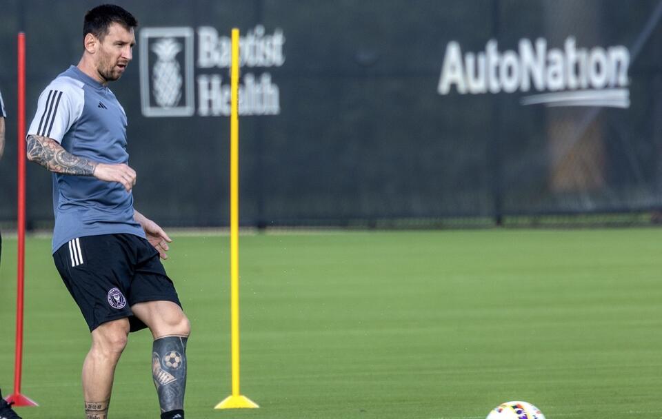 Leo Messi podczas treningu / autor: PAP/EPA/CRISTOBAL HERRERA-ULASHKEVICH