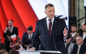 Poseł PiS Przemysław Czarnek (C) podczas konwencji Prawa i Sprawiedliwości w Krakowie. / autor:  PAP/Łukasz Gągulski