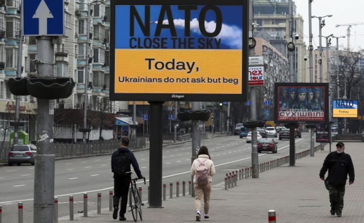 Bilboard w centrum Kijowa / autor: EPA/NUNO VEIGA
