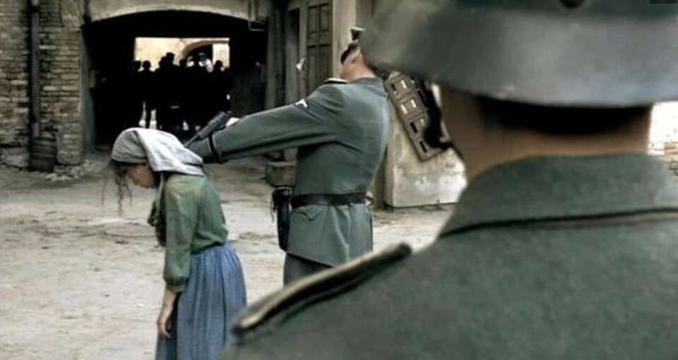 fot. kadr z filmu "Nasze matki, nasi ochowie"