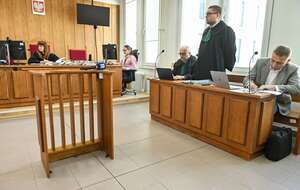 Sędzia Marta Pilśnik i Robert Bąkiewicz na sali rozpraw Sądu Rejonowego dla Warszawy Śródmieścia / autor: PAP/Piotr Nowak