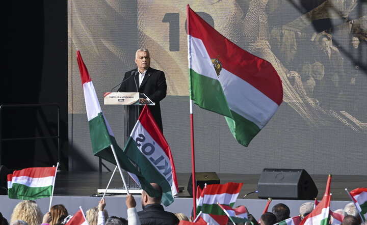 Premier Viktor Orban na obchodach 68. rocznicy powstania w Budapeszcie w 1956 r. stłumionego przez Armię Czerwoną / autor: PAP/EPA/Szilard Koszticsak