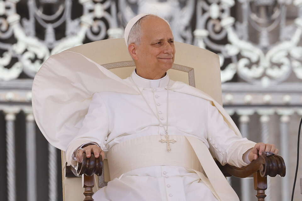 Papież Leon XIV / autor: PAP/EPA/FABIO FRUSTACI