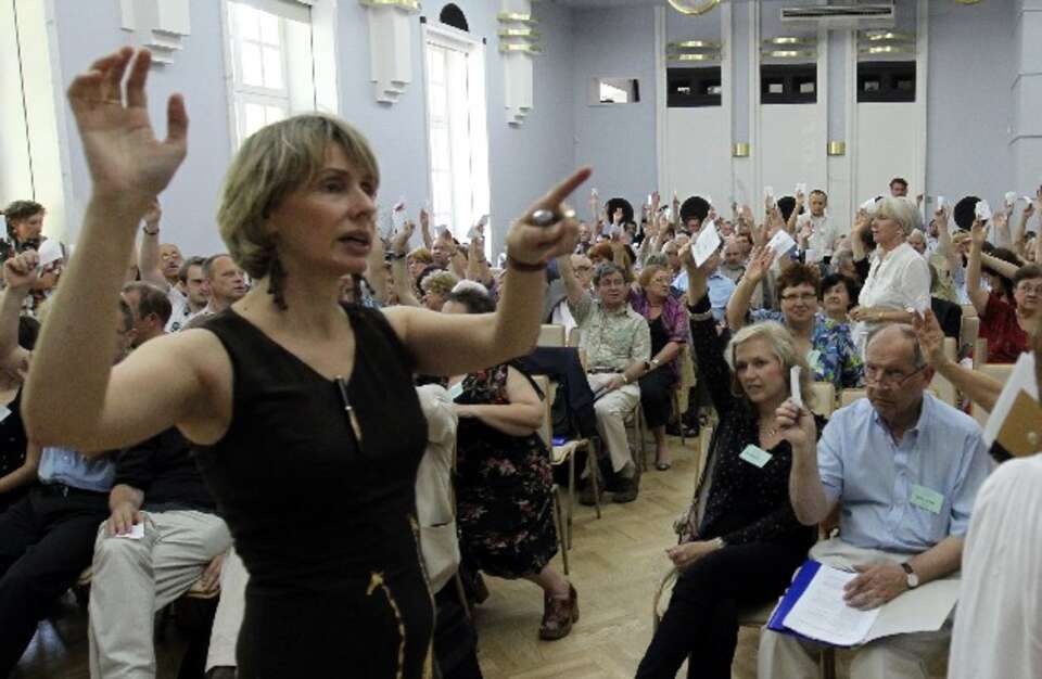 Zjazd SDP, Agnieszka Romaszewska liczy głosy, PAP