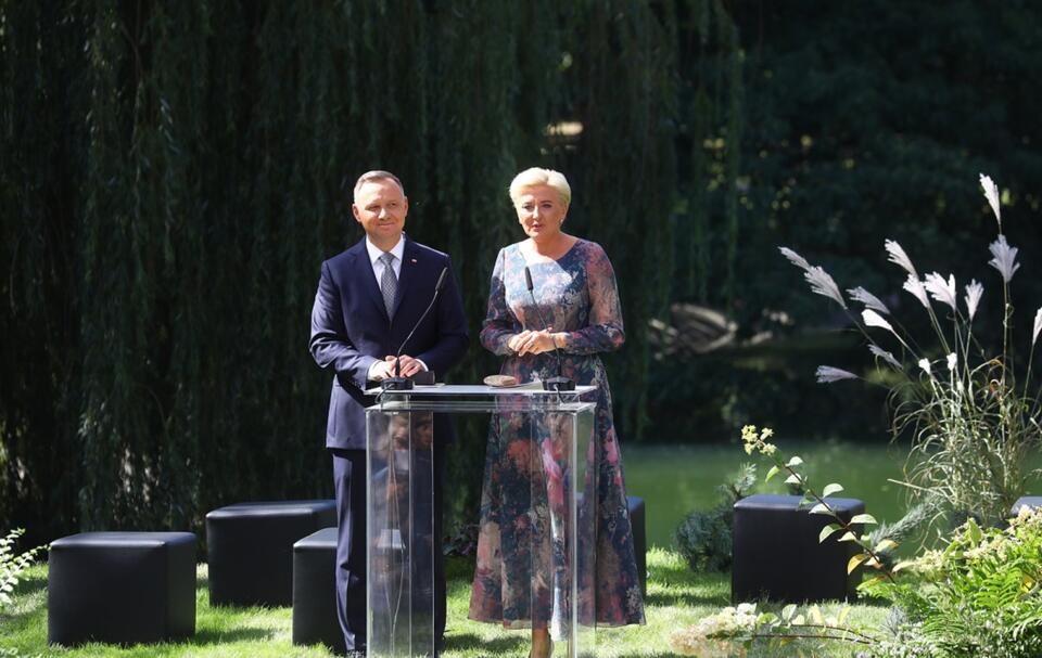 Para prezydencka podczas inauguracji Narodowego Czytania 2022 / autor: PAP/Rafał Guz