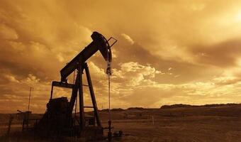 Na rynki powraca ropa z Libii, ceny w dół