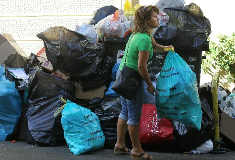 Góry śmieci w Atenach - rezultat strajku pracowników komunalnych, PAP/EPA