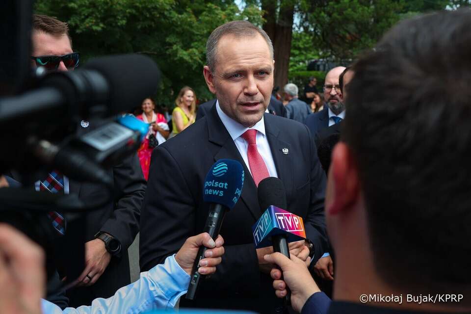 Prezydent Karol Nawrocki udziela wypowiedzi dla mediów w USA / autor: KPRP/Mikołaj Bujak