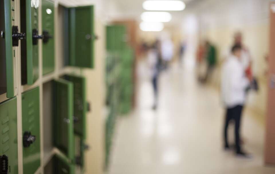 Nauczyciel miał podawać mefedron za "intymne spotkania" / autor: Fratria