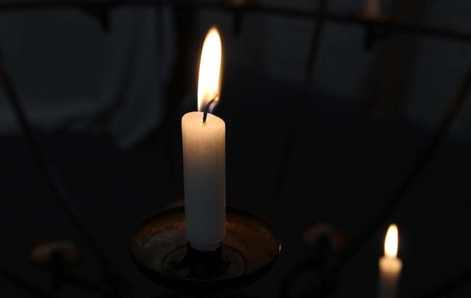 W tragedii w Crans-Montana zginęło co najmniej 40 osób a ponad 100 zostało rannych   / autor: Vatican Media 