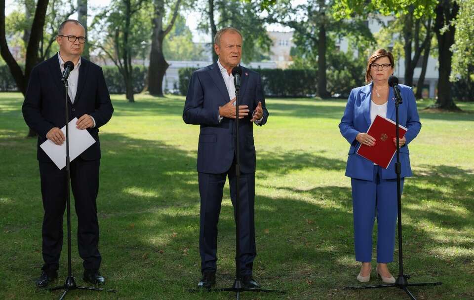 Adam Bodnar, Donald Tusk i Izabela Leszczyna / autor: PAP/Paweł Supernak