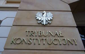 Na zdjęciu wejście do siedziby TK / autor: Fratria