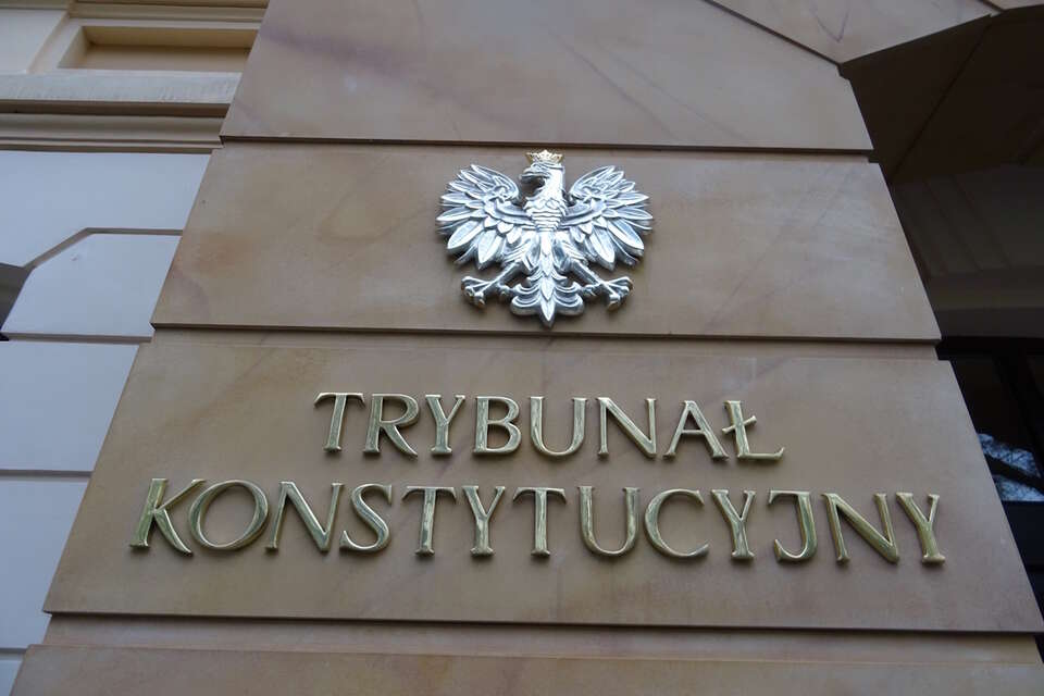 Na zdjęciu wejście do siedziby TK / autor: Fratria