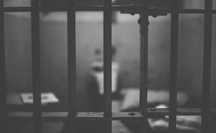 W więzieniach federalnych USA większość skazanych ma koronawirusa / autor: Pixabay