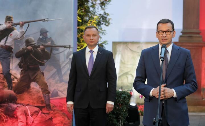 Prezydent Andrzej Duda (L) i premier Mateusz Morawiecki (P)  / autor: PAP/Paweł Supernak