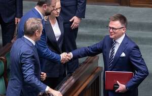 Hołownia i politycy rządu, w tym Tusk / autor: Fratria