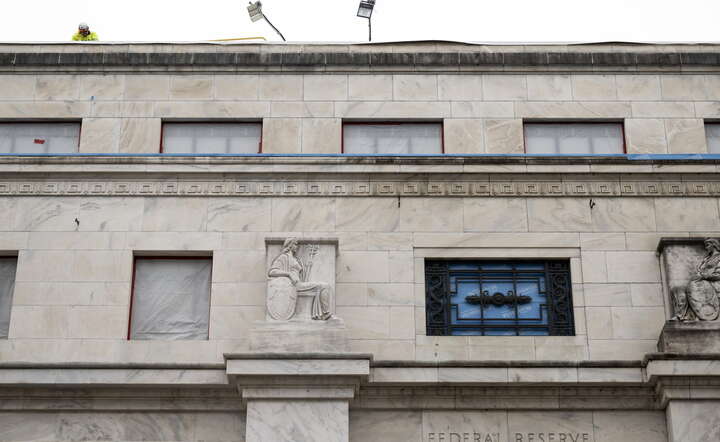 Siedziba Rezerwy Federalnej w Waszyngtonie / autor: PAP/EPA/LUKE JOHNSON