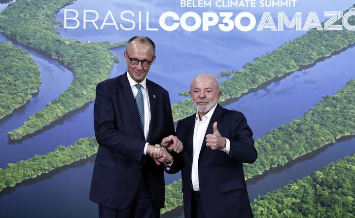 Kanclerz Niemiec Friedrich Merz i prezydent Brazylii Luiz Inacio Lula da Silva  na szczycie COP30 w Belem w Brazylii / autor: PAP/EPA/ANDRE COELHO