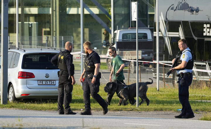 Kopenhaga: Policja w okolicach centrum handlowego / autor: PAP/EPA/Claus Bech