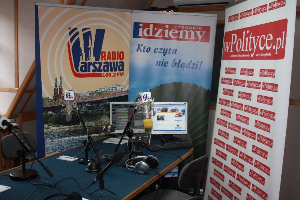 Kilka minut do dziewiątej. Wszystko już niemal gotowe (Fot. wPolityce.pl, Radio Warszawa)