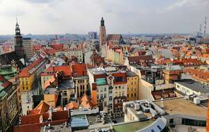 Pejzaż Wrocławia pod zachmurzonym niebe / autor: freepik