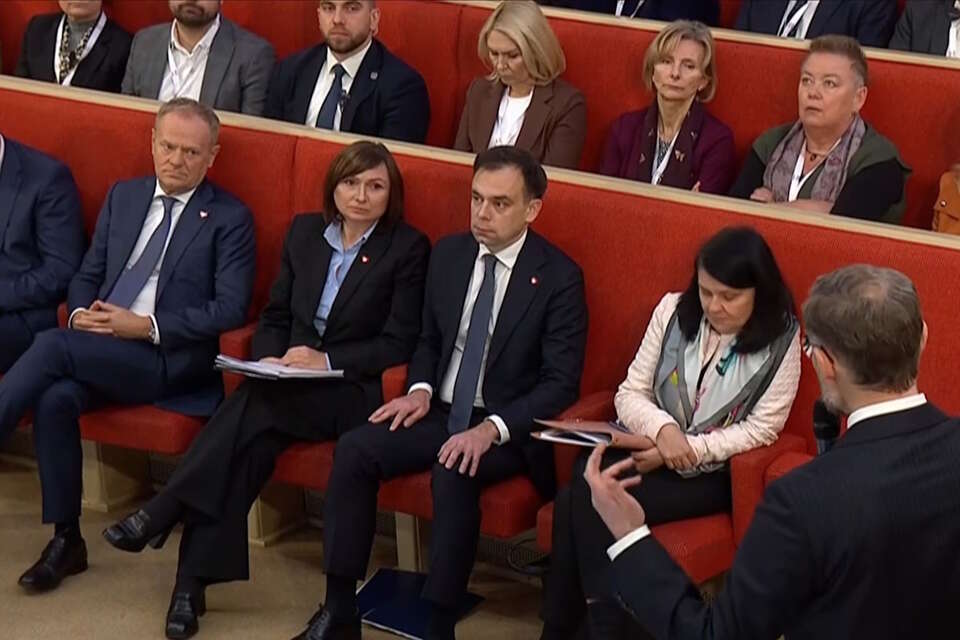 Szef Kancelarii Prezydenta RP Zbigniew Bogucki przemawia podczas rządowego szczytu "Bezpieczny Pacjent" / autor: Neo-TVP Info (screen z Yt)