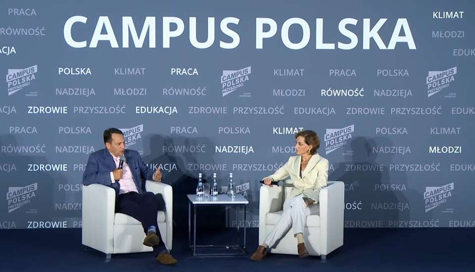 Radosław Sikorski i Anne Applebaum / autor: YouTube/ Campus Polska Przyszłości