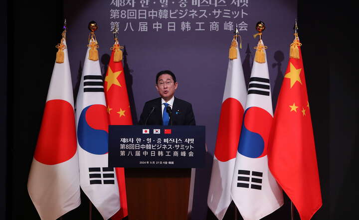 Konferencja premiera Japonii / autor: PAP/EPA/Chung Sung-Jun / POOL