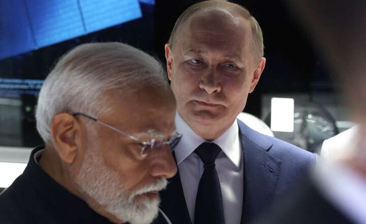 Putin także prowadzi dyplomatyczną ofensywę - tutaj w Indiach / autor: PAP/EPA/GAVRIIL GRIGOROV / SPUTNIK / KREMLIN POOL