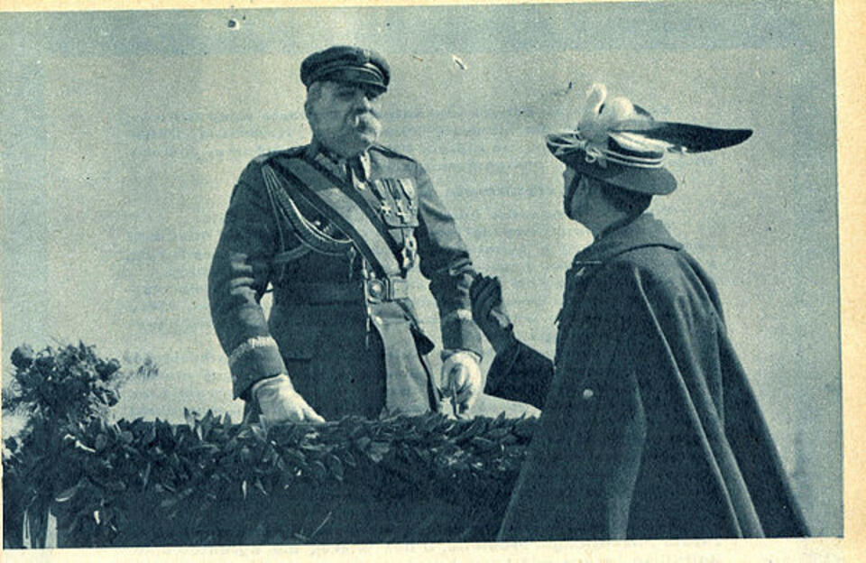 Józef Piłsudski / autor: Miesięcznik "Morze" z czerwca 1935 roku, relacjonujący życie i uroczystości pogrzebowe Naczelnika Państwa