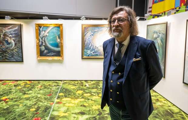 W PE wystawa obrazów Jana Marii Tomaszewskiego / autor: ) PAP/Wiktor Dąbkowski