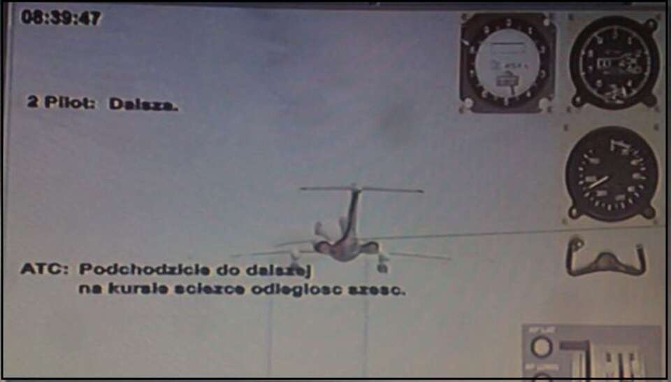 Polskie władze próbowały skłócić rodziny o pieniądze by odsunąć trudne pytania, np. dlaczego polscy piloci do końca słyszeli, że są "na kursie i na ścieżce". Raport MAK o tym nie wspomina. Fot. wPolityce.pl