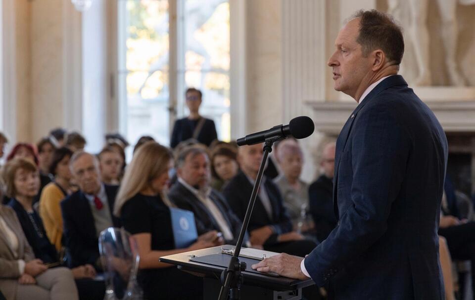 Ambasador Mark Brzezinski podczas konferencji "Wspólnota euroatlantycka wobec dzisiejszych wyzwań" / autor: Twitter/@USAmbPoland