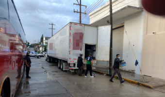Meksyk. Zatrzymano 600 migrantów ukrytych w dwóch ciężarówkach