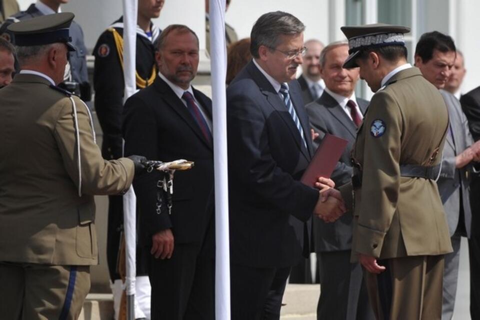 Awansowany po Smoleńsku - jak gdyby nigdy nic... Szef BOR gen. Marian Janicki, PAP
